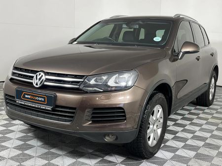 2011-Volkswagen-Touareg-30-V6-TDI-Auto-Bluemotion_0