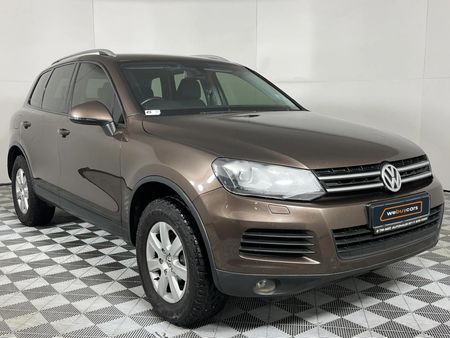 2011-Volkswagen-Touareg-30-V6-TDI-Auto-Bluemotion_15