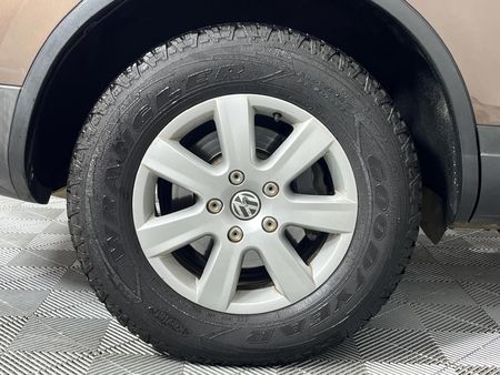 2011-Volkswagen-Touareg-30-V6-TDI-Auto-Bluemotion_7