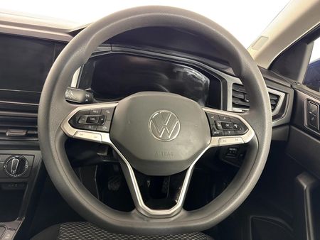 2024-Volkswagen-Polo-10-TSI_12