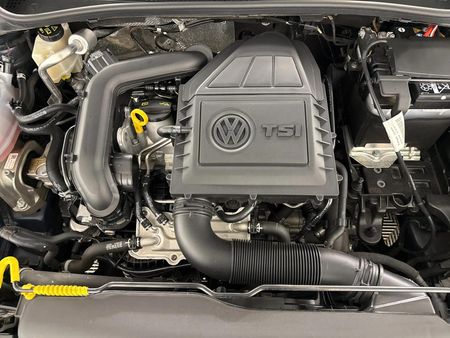 2024-Volkswagen-Polo-10-TSI_13