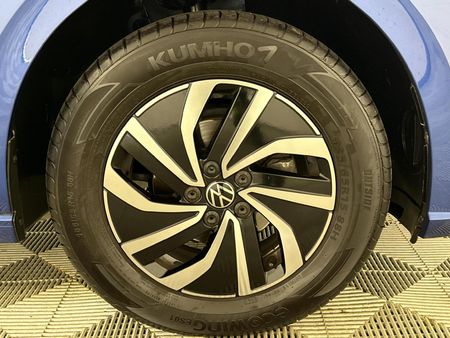 2024-Volkswagen-Polo-10-TSI_5