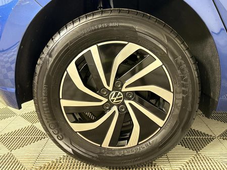 2024-Volkswagen-Polo-10-TSI_7