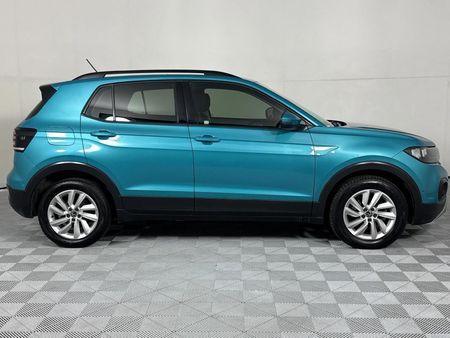 2020-Volkswagen-T-Cross-10-TSI-Comfortline_17