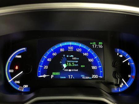2024-Toyota-Corolla-Cross-18-XR-Hybrid_2