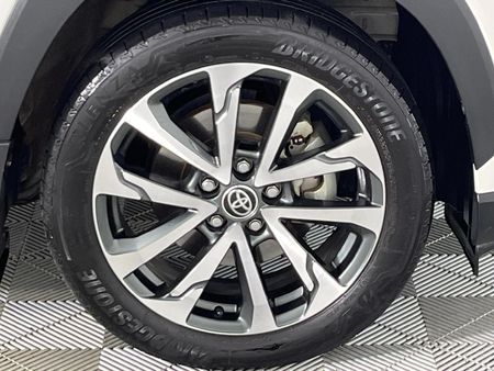 2024-Toyota-Corolla-Cross-18-XR-Hybrid_5