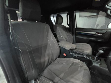 2022-Toyota-Hilux-28-GD-6-Raised-Body-Legend-4x4-Auto-Double-Cab_12