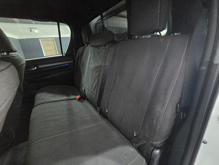 2022-Toyota-Hilux-28-GD-6-Raised-Body-Legend-4x4-Auto-Double-Cab_13