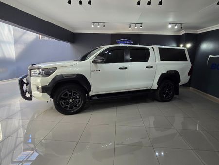 2022-Toyota-Hilux-28-GD-6-Raised-Body-Legend-4x4-Auto-Double-Cab_1