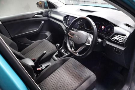 2023-Volkswagen-T-Cross-10-TSI-Comfortline_9