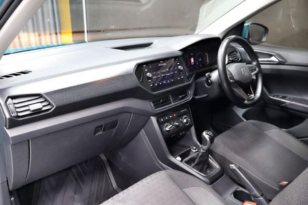 2023-Volkswagen-T-Cross-10-TSI-Comfortline_11
