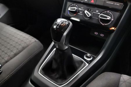 2023-Volkswagen-T-Cross-10-TSI-Comfortline_16