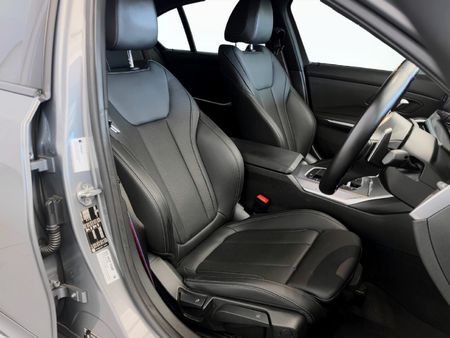 2024-BMW-3-Series-320d-Mzansi-Edition-Auto_12