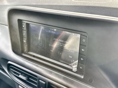2021-Hyundai-Grand-i10-10-Fluid_12