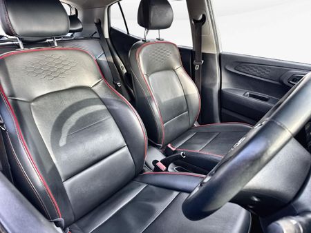2021-Hyundai-Grand-i10-10-Fluid_13