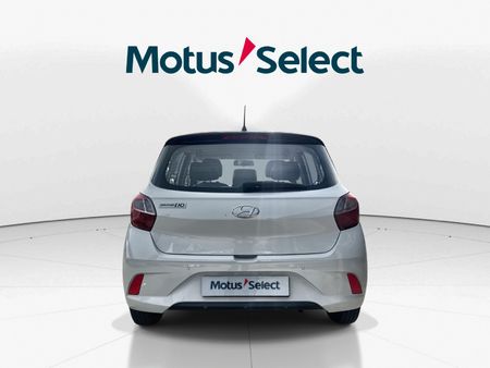 2021-Hyundai-Grand-i10-10-Fluid_5
