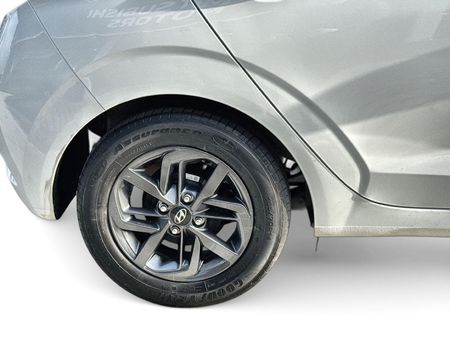 2021-Hyundai-Grand-i10-10-Fluid_8