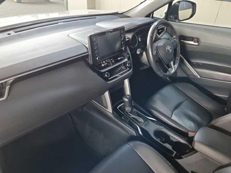 2022-Toyota-Corolla-Cross-18-XS_13