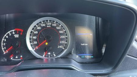 2022-Toyota-Corolla-Cross-18-XS_15