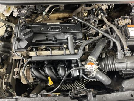 2016-Kia-Rio-12-5-dr_5