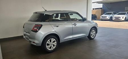 2026-Suzuki-Swift-12-GL_3