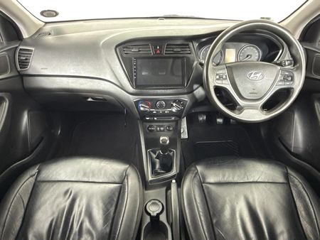 2017-Hyundai-i20-12-Motion_1