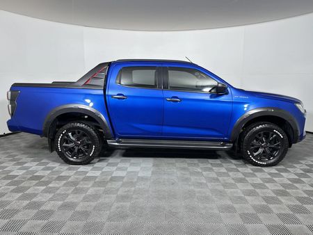 2023-Isuzu-D-Max-30-DDI-V-Cross-HR-Auto-Double-Cab_16
