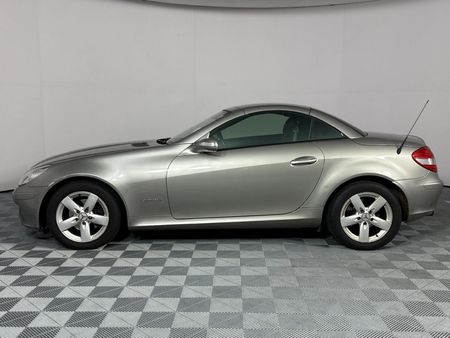 2007-Mercedes-Benz-SLK-200-Kompressor_16