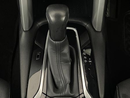 2025-Toyota-Corolla-Cross-18-XS_10