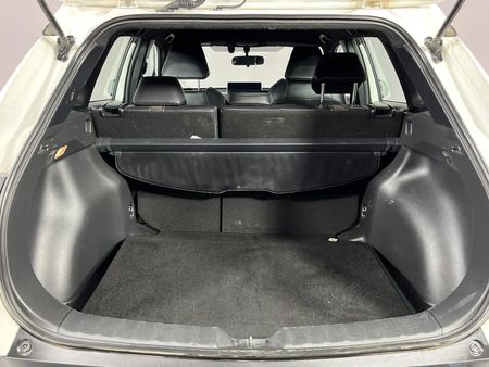 2025-Toyota-Corolla-Cross-18-XS_14