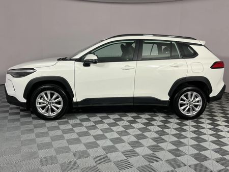 2025-Toyota-Corolla-Cross-18-XS_19