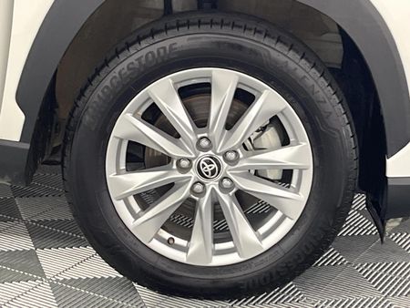 2025-Toyota-Corolla-Cross-18-XS_5