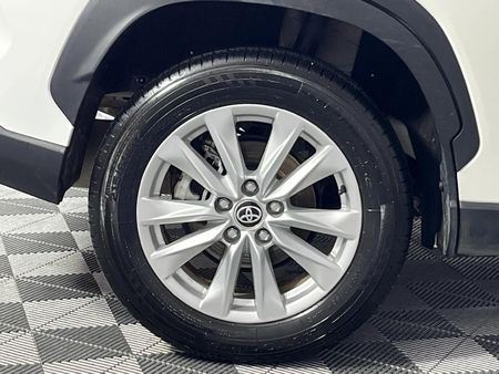 2025-Toyota-Corolla-Cross-18-XS_7
