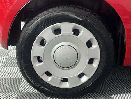 2014-Fiat-500-12_5