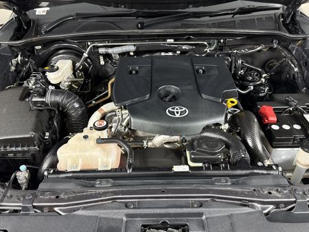 2024-Toyota-Hilux-28-GD-6-Raised-Body-Legend-4x4-Auto-Extended-Cab_10