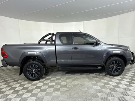 2024-Toyota-Hilux-28-GD-6-Raised-Body-Legend-4x4-Auto-Extended-Cab_13
