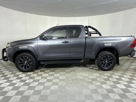 2024-Toyota-Hilux-28-GD-6-Raised-Body-Legend-4x4-Auto-Extended-Cab_15