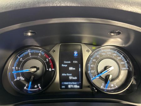 2024-Toyota-Hilux-28-GD-6-Raised-Body-Legend-4x4-Auto-Extended-Cab_1