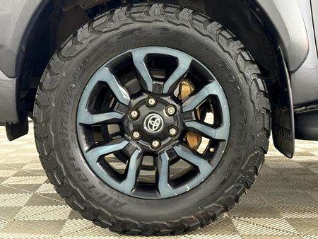 2024-Toyota-Hilux-28-GD-6-Raised-Body-Legend-4x4-Auto-Extended-Cab_2