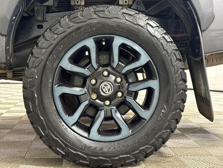 2024-Toyota-Hilux-28-GD-6-Raised-Body-Legend-4x4-Auto-Extended-Cab_4