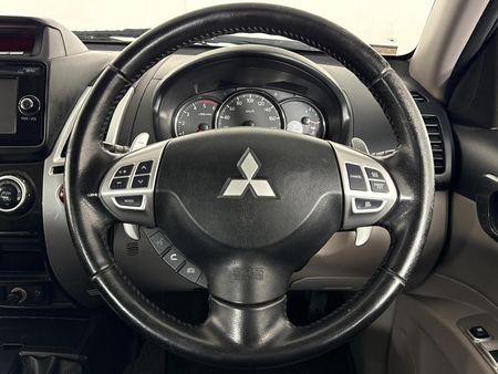 2016-Mitsubishi-Pajero-Sport-25D-4x4-Auto_11