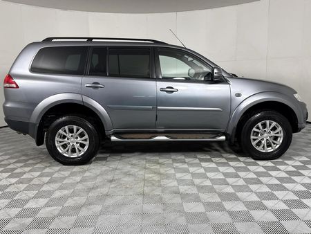 2016-Mitsubishi-Pajero-Sport-25D-4x4-Auto_16