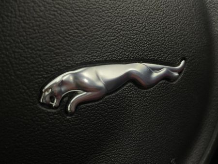 2016-Jaguar-XE-20D-R-Sport-Auto_11
