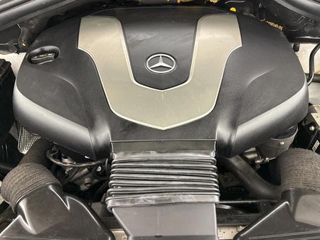 2016-Mercedes-Benz-GLE-350d-4Matic_13