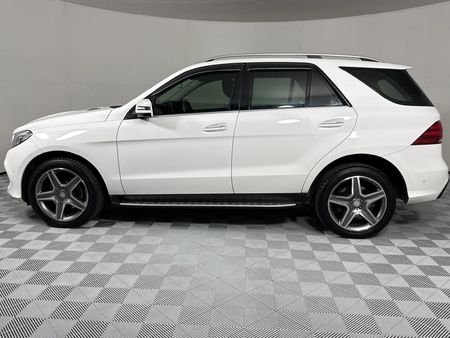 2016-Mercedes-Benz-GLE-350d-4Matic_19