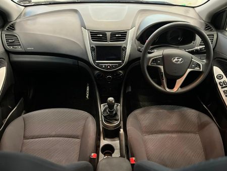 2018-Hyundai-Accent-16-GLS-Fluid_9
