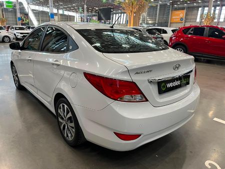2018-Hyundai-Accent-16-GLS-Fluid_4