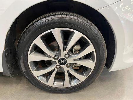 2018-Hyundai-Accent-16-GLS-Fluid_8