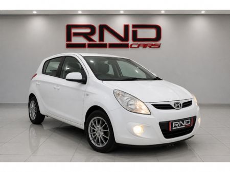 2010-Hyundai-i20-16_0