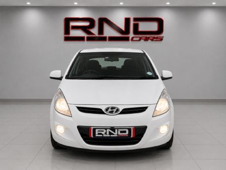 2010-Hyundai-i20-16_1